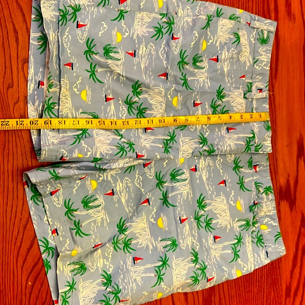 Women’s lands end shorts 20w mid rise